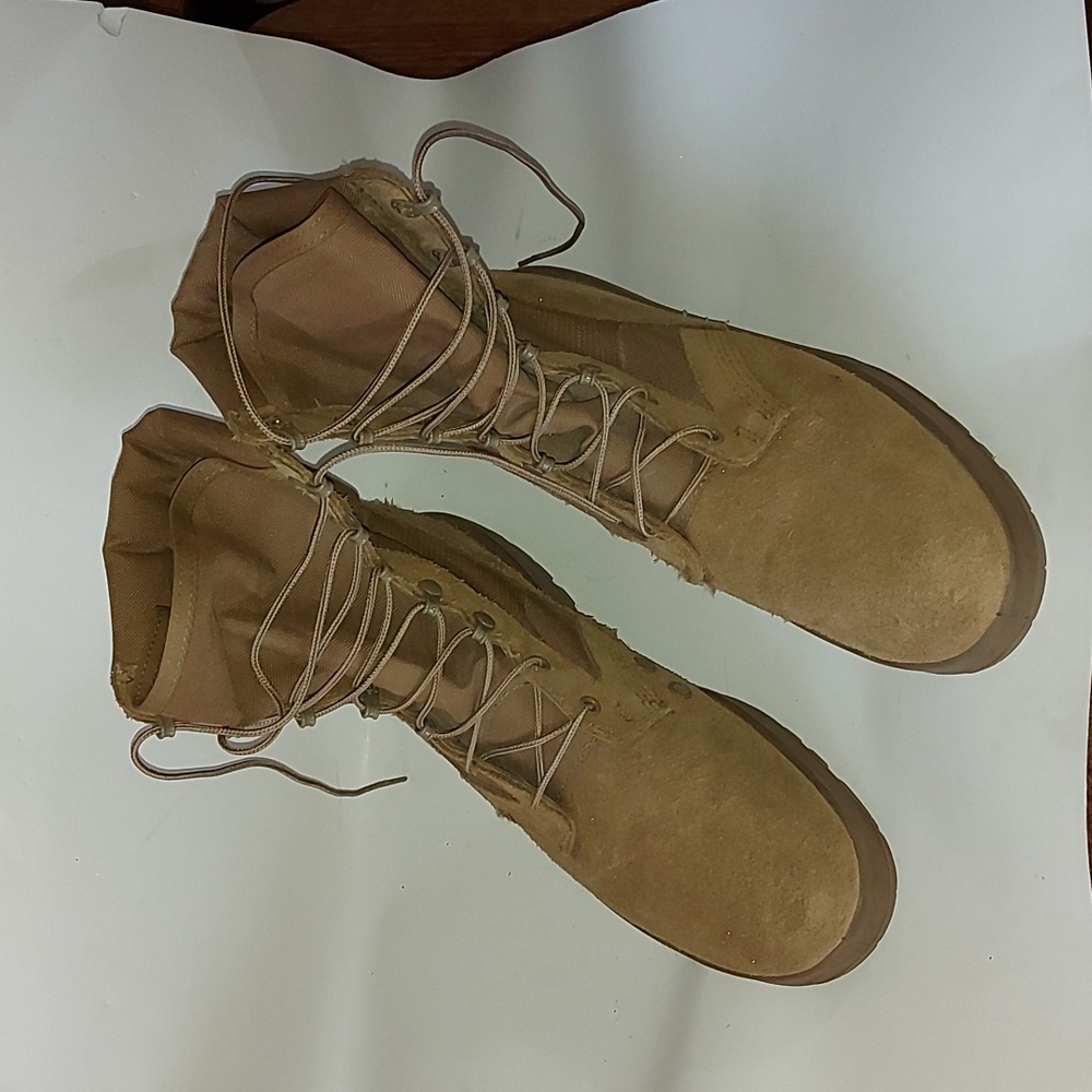 Military boots,  men size 11 us, vibram sole , good clean used condition,  brown